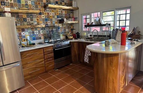 Barra de Navidad Apartamento | Casa Mar Y Sol es cómoda y segura con piscina. Cerca de playa y restaurante