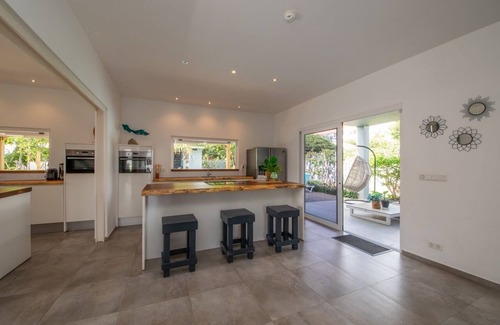 Jan Thiel Casa | Casa Maria: 6 bedroom, 4 bath Villa with Pool next to Supermarket & Beach.