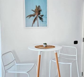 Parghelia Apartamento | Casa Marzy- Charming Tropea Studio with Pool, Sea & Volcano Views