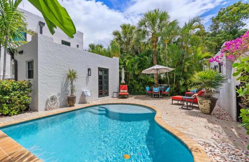 Sunshine Park Casa | Casa Michaeline - Escape to a Glamorous Spanish Pool Oasis
