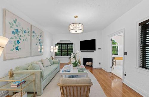 Sunshine Park Casa | Casa Michaeline - Escape to a Glamorous Spanish Pool Oasis
