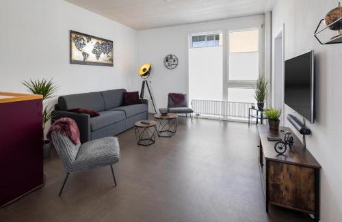 Langenthal Apartamento | Casa Milla, Apartment Wuhr - Zentrales Loft am Fluss mit Balkon & Parkplatz