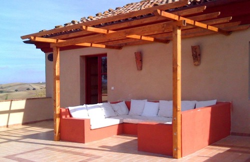 Montecarotto Apartamento | Casa-Montale 1 / 5Terrazza, típica casa de campo, gr. Piscina, lugar aislado, vistas panorámicas