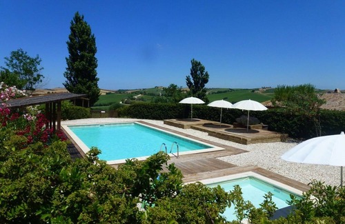 Montecarotto Apartamento | Casa Montale, 4/5 Cantina, casa de campo típica, gr. Piscina, zona aislada, vistas panorámicas
