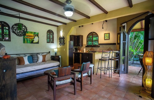 Xihu Villas Casa | Casa Paraiso - Tropical Getaway Close to Beach