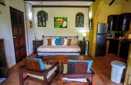Xihu Villas Casa | Casa Paraiso - Tropical Getaway Close to Beach