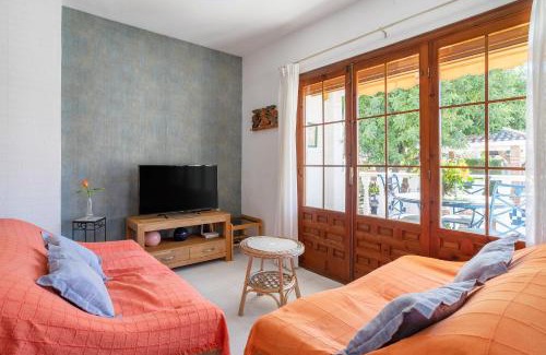Los Arenales del Sol Casa | Casa Pista