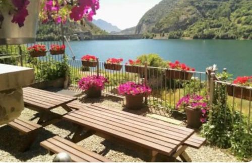 Lanuza Apartamento | CASA PIXURRI en Lanuza compuesta de 5 apartamentos turísticos en casona pirenaica, a 10 minutos de las ESTACIONES de ESQUÍ de FORMIGAL-PANTICOSA