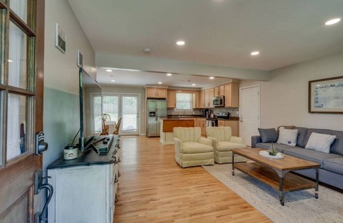 Nashville Casa | Casa Rover - Pet Friendly w/ Fenced-in Yard, Family Friendly, Mins to Downtown Nashville