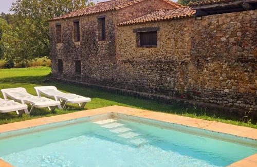 Navata Chalet De Esquí | Casa rural con jardín privado!