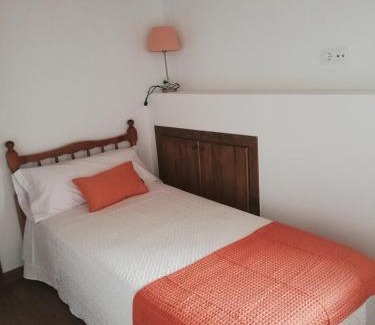 Navamorcuende Casa | Casa Rural El Enebro 4 estrellas