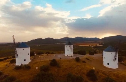 Puerto Lápice Chalet De Esquí | Los Rosales. Casa Rural en el corazón de La Mancha