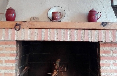 Rozalén del Monte Casa | Casa rural para 12 PAX con BBQ, PISCINA, SALA DE JUEGOS Y JARDÍN