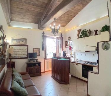 Orvieto Casa | Casa Serafina trilocale con arredi d'arte e parcheggio privato