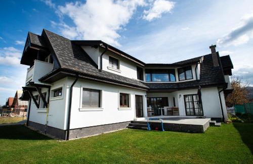 Vladeni Villa | Casa Soarelui Brașov