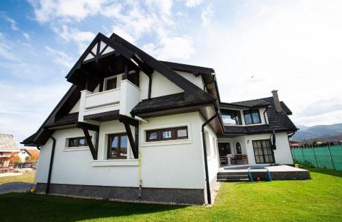 Vladeni Villa | Casa Soarelui Brașov