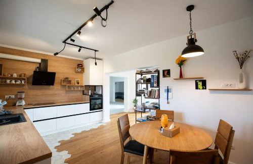 Vladeni Villa | Casa Soarelui Brașov