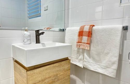 Towradgi Apartamento | Casa Solé - Calm 1BR Escape by Towradgi Beach