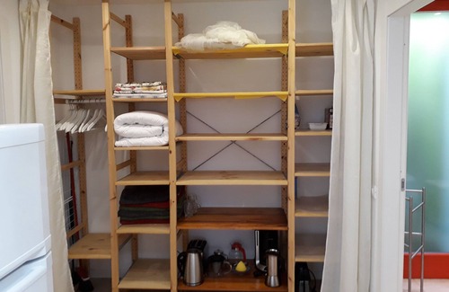 Malcesine Apartamento | Casa Sopri: La paz celestial en medio de bullicio festivo: en el parque en la playa.