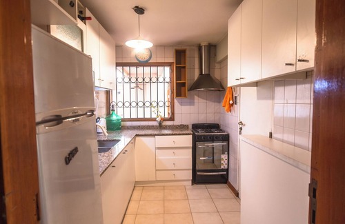 Guaymallén Casa | Casa Syrah: Alojamiento con estacionamiento, sala de juegos y piscina