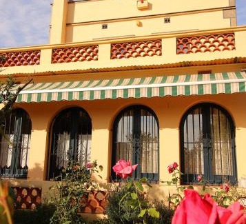 Borrassa Casa | Casa TAPIOLAS