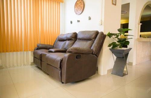 Aguascalientes Casa | Casa Teresita - Amplia y cómoda en zona tranquila y bien conectada