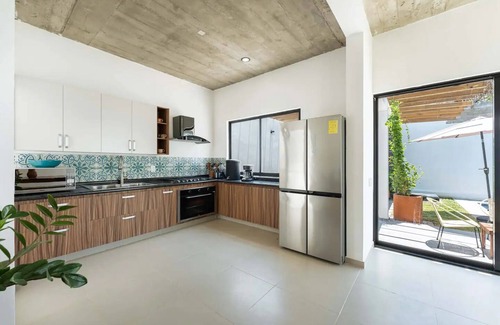 Tamarindos Casa | Casa Tres Iguanas, Linda casa metros de la playa, La Punta, Zicatela