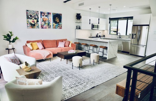 Marina del Rey Casa | Casa Turquesa by Oraklus