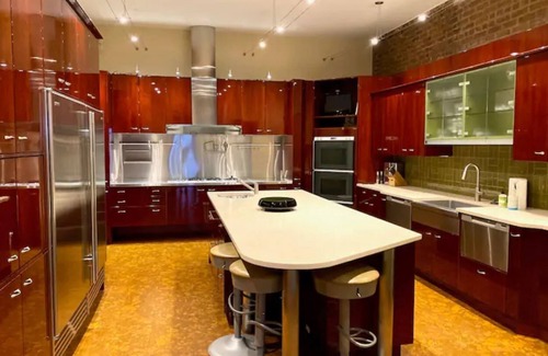 Terre Haute Apartamento | Casa Urbana's - Tuller Primary Suite