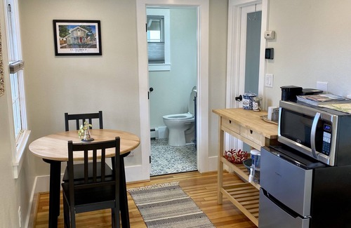 Old North End Casa | Casa Verde, 1bed & 1bath, with private entrance and hot tub