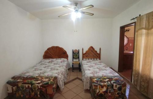 Tres de Mayo Casa | Casa Vergel