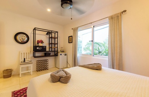 Nosara Cama Y Desayuno | Casa Vitality - Suite Carambola, Casa Vitality - Suite Carambola - 4 Min Walk to the Beach