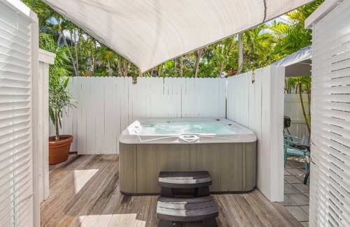 The Meadows Casa | ~ CASABLANCA TOO ~ ¡Linda casa de campo con jacuzzi privado y estacionamiento en la calle!