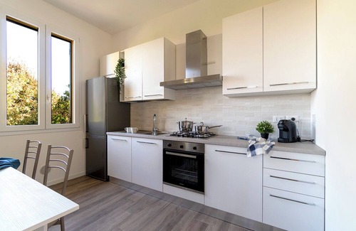 Castel San Pietro Terme Apartamento | CASADELFALEGNAME-FRASSINO-corporate staff, 7 letti. sito www.casadelfalegname.it