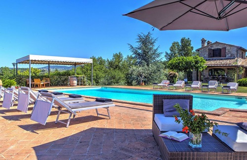 Loreto Villa | Casal Del Salice 10, Emma Villas