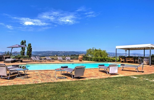 Loreto Villa | Casal Del Salice 10, Emma Villas