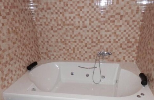 Bernuy-Salinero Cabaña | Casa Rural "El Dolmen". Jacuzzi para 2 al lado de Ávila.