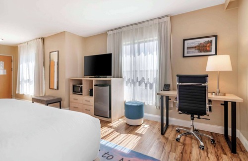 South Portland Hotel | Casco Bay Hotel Portland Airport - Maine Mall, an Ascend Collection Hotel