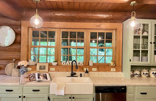 Cashiers Cabina | Cashiers Creek Front True Log 4,300 sqft Mountain Lodge, EV Charger + FiberOptic