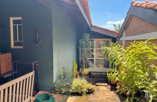 Piqueri Casa | Casinha bem localizada em meio a natureza