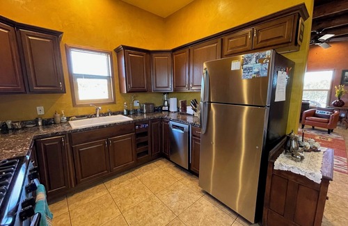 Pinon Hills Casa | Casita del Sol - Exceptional One Bedroom Santa Fe Home on 2.5 Acres