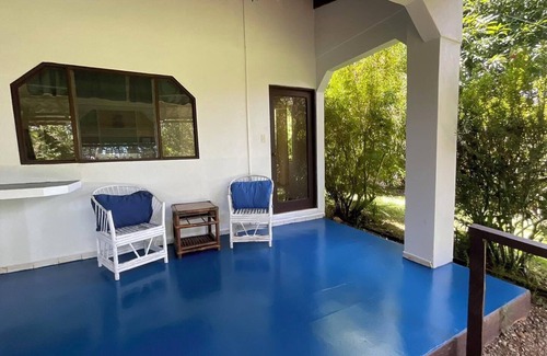 Ciudad Cortés Cabina | Casita Familiar Blue, apto para tus mascotas. Totalmente rodeado de naturaleza..