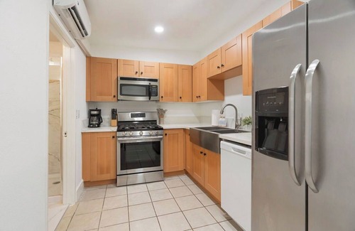 Central Escondido Casa | Casita: Full Kitchen with living room Pets OK