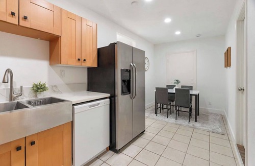 Central Escondido Casa | Casita: Full Kitchen with living room Pets OK