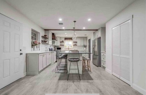 Clinton Casa | Casita home away from home 5-bedroom house in Clinton