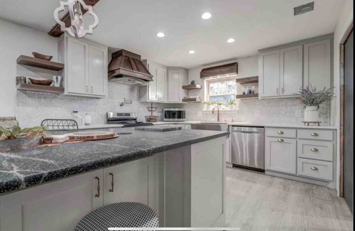 Clinton Casa | Casita home away from home 5-bedroom house in Clinton