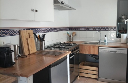 Beznar Casa | Casita with lake view - mountains, coast & city nearby