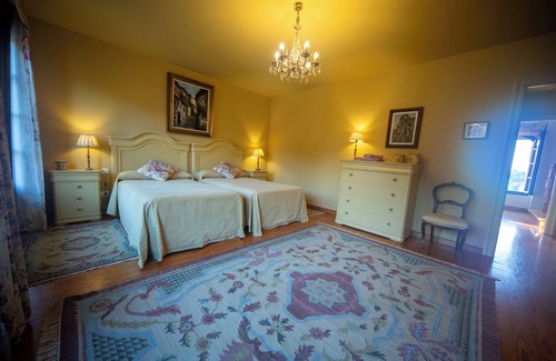 Ampuero Complejo | Casona Cántabra con Piscina, Padel, Mucho Campo y Grandes Espacios Interiores!