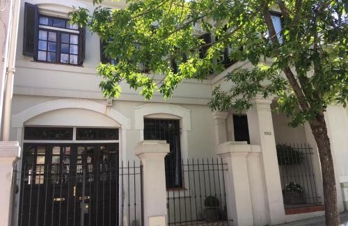 Pocitos Casa | Casona de Estilo Inglés