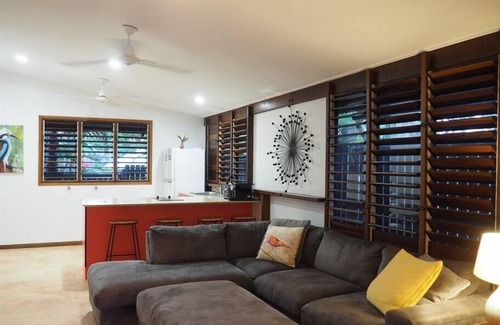 Mission Beach Casa | Cassawong Cottages - Kookaburra - 2 Bed